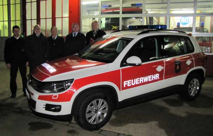 Stolz wurde der neue Kommandowagen der Werkfeuerwehr Naturin Viscofan GmbH präsentiert